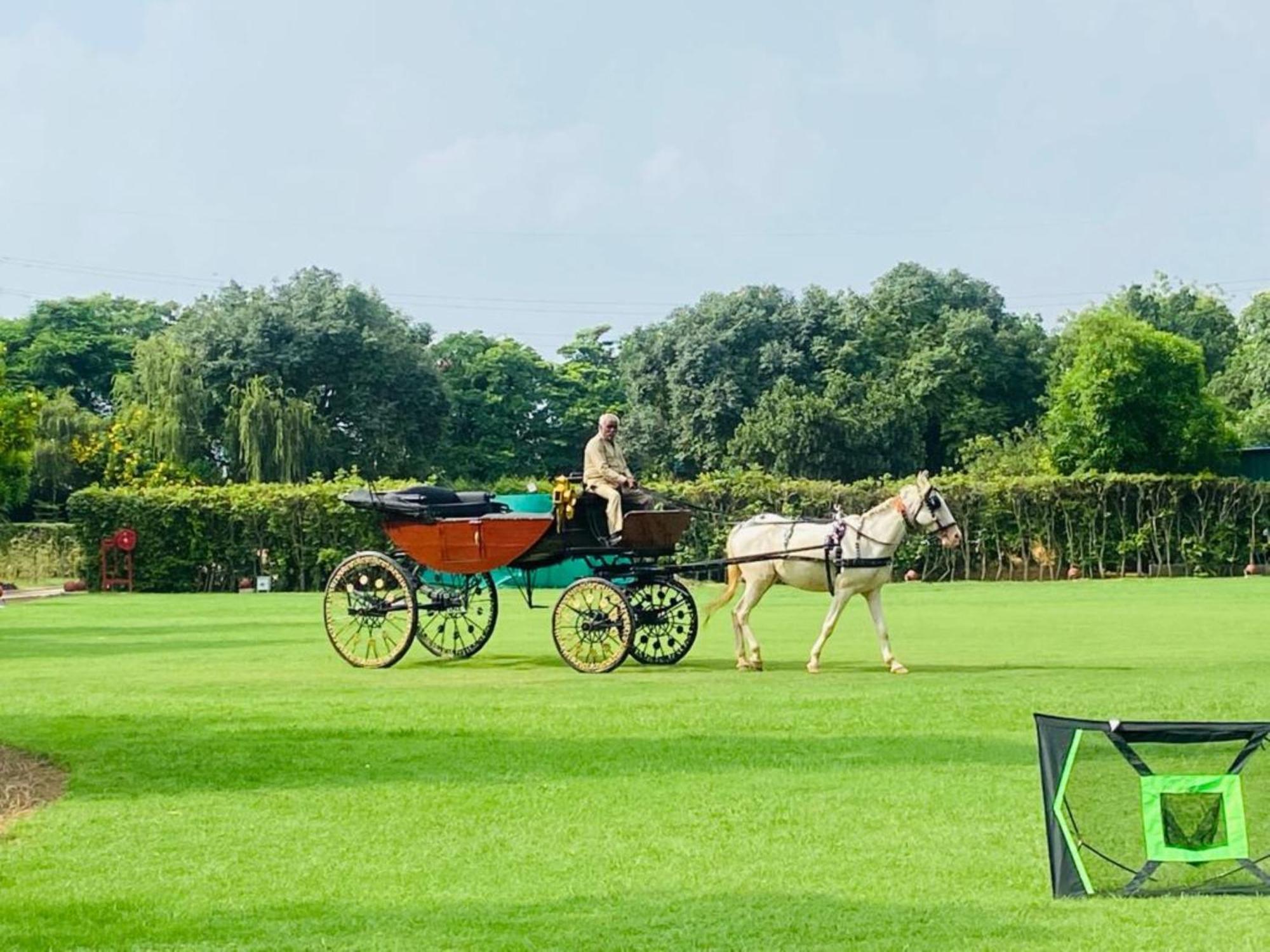 Heritage Village Resort & Spa Manesar-Γκουργκάον Εξωτερικό φωτογραφία